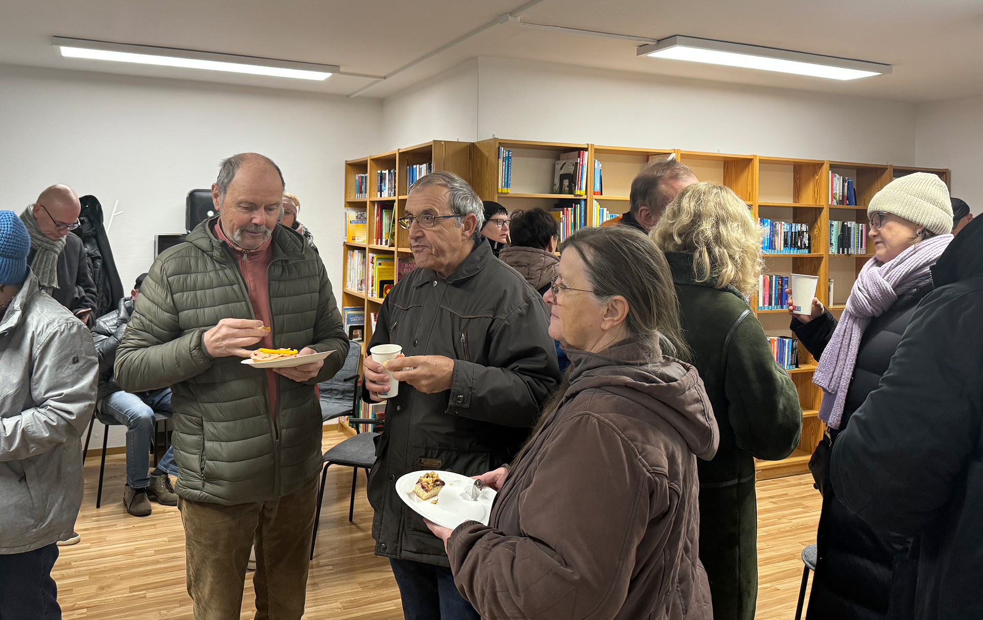 Foto: Gäste im Stadtteiltreff