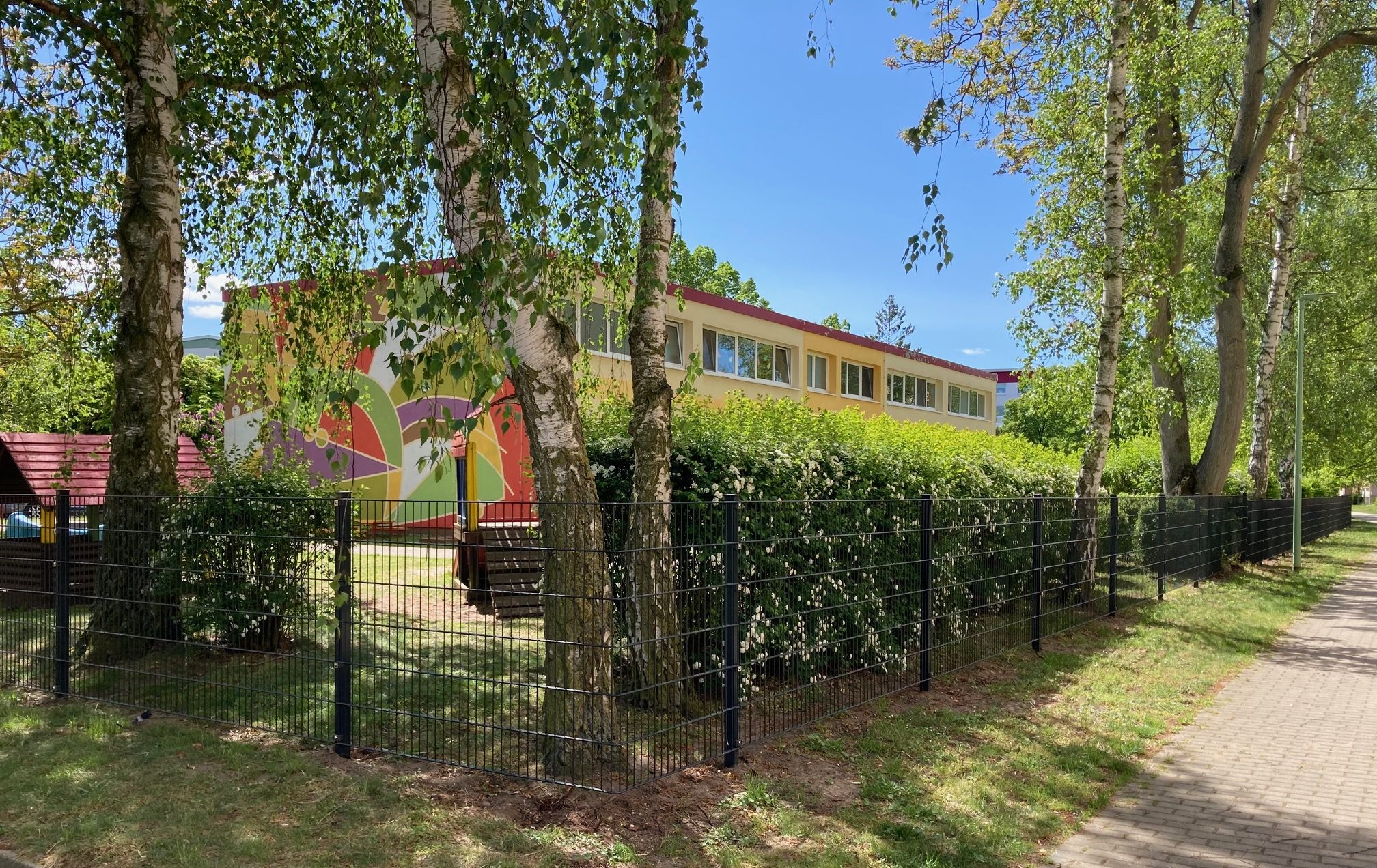 Foto: Kita mit neuer Zaunanlage