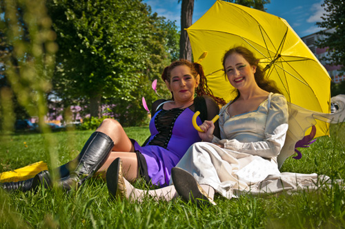 Foto: Schauspielerinnen im Kostüm