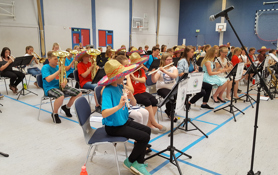 Foto: 50 Jahre Grundschule B. Brecht Bläserklasse