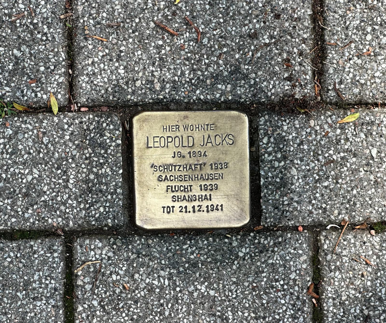 Foto: Stolperstein von Leopold Jacks