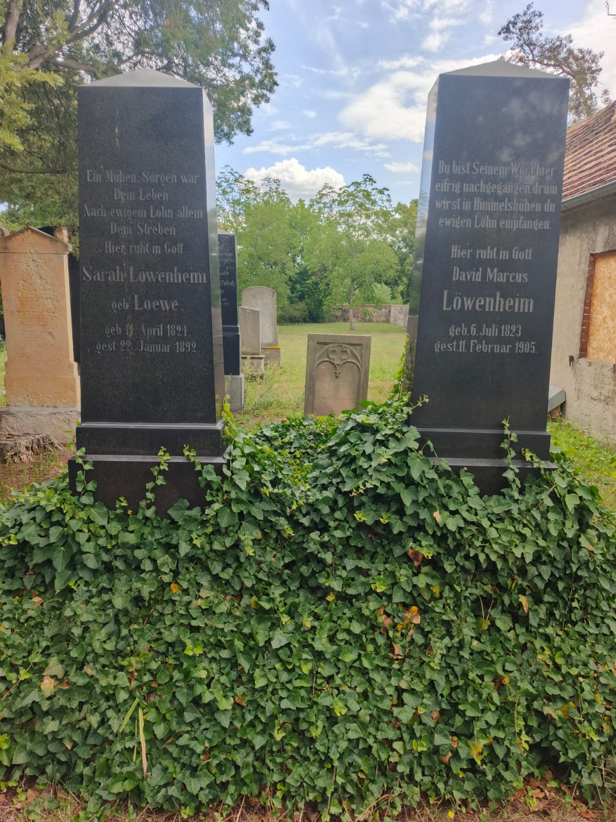 Foto: Loewenheim Grabstein