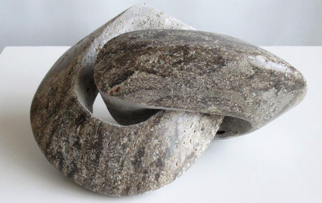 Foto: Kunstwerk aus Muschelkalk