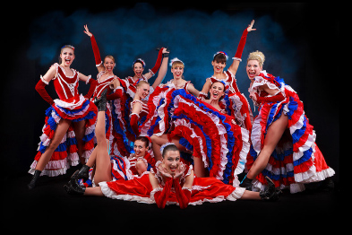 Gruppenfoto der Cancan-Tänzerinnen