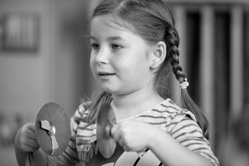 Porträtfoto: Kind mit Musikinstrument Porträtfoto: Kind mit Musikinstrument