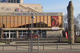 Foto: Uckermärkische Bühnen mit Tourist-Information