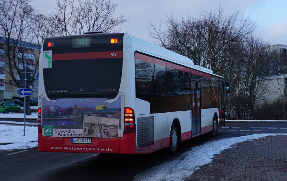 Foto: Bus 481 von hinten am Abend