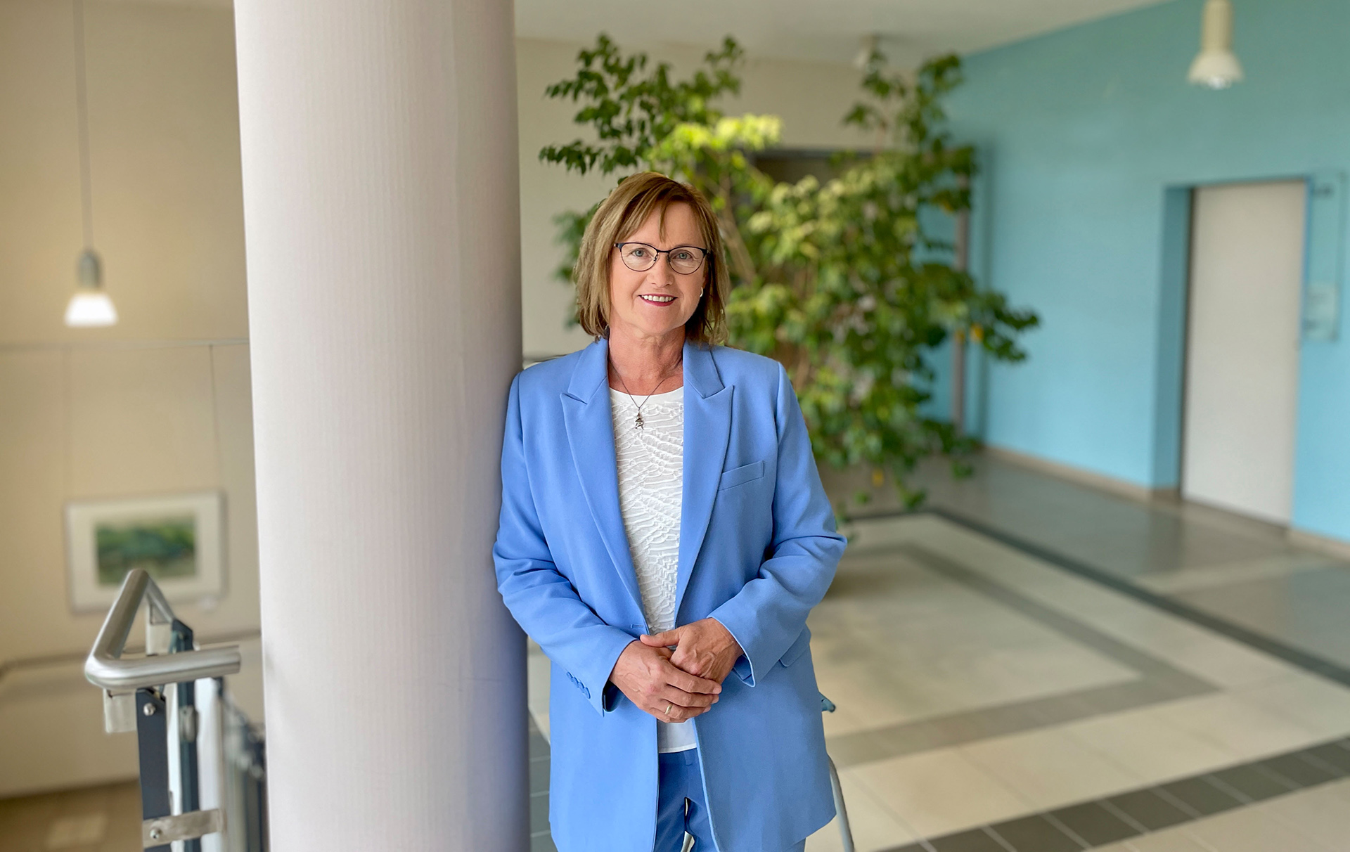 Foto: Porträt im Rathausflur