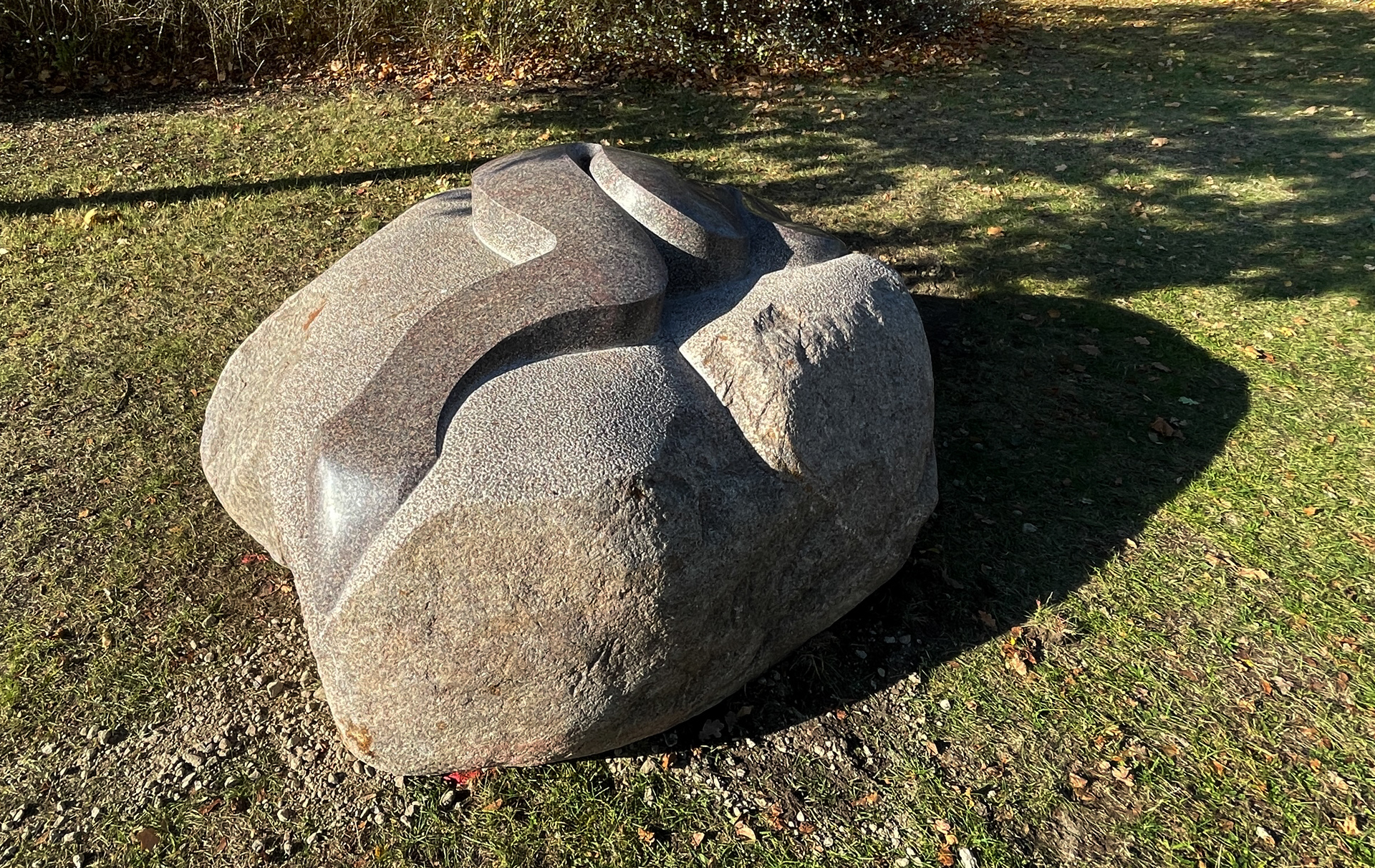 Foto: Granitstein mit Schlange