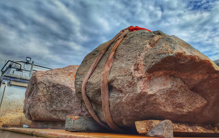Foto: Findlinge auf dem LKW