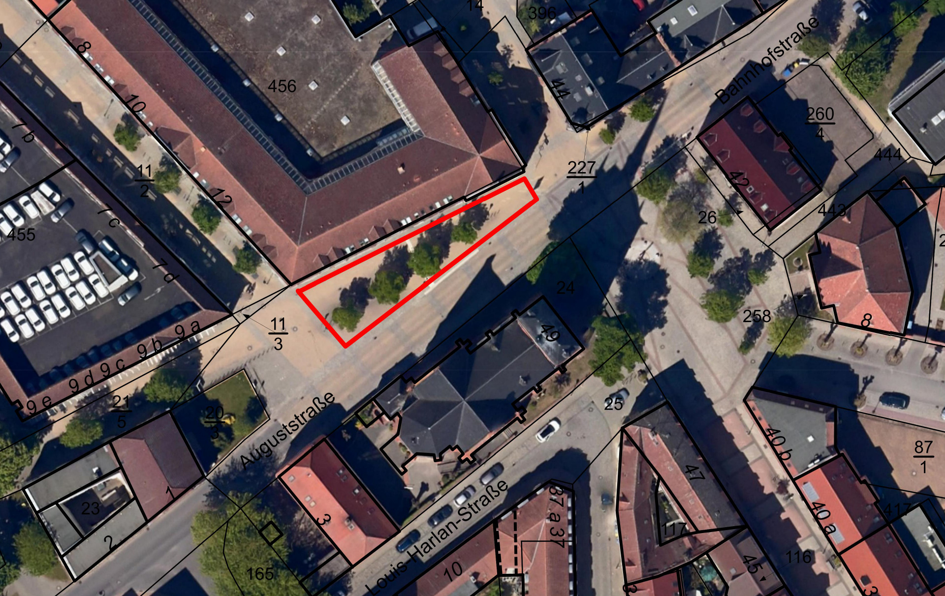 Luftbild mit roter Markierung