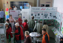 Foto: gut besuchter Messestand