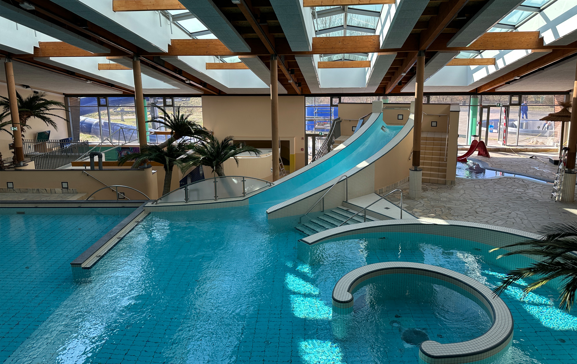 Foto: gefülltes Schwimmbecken