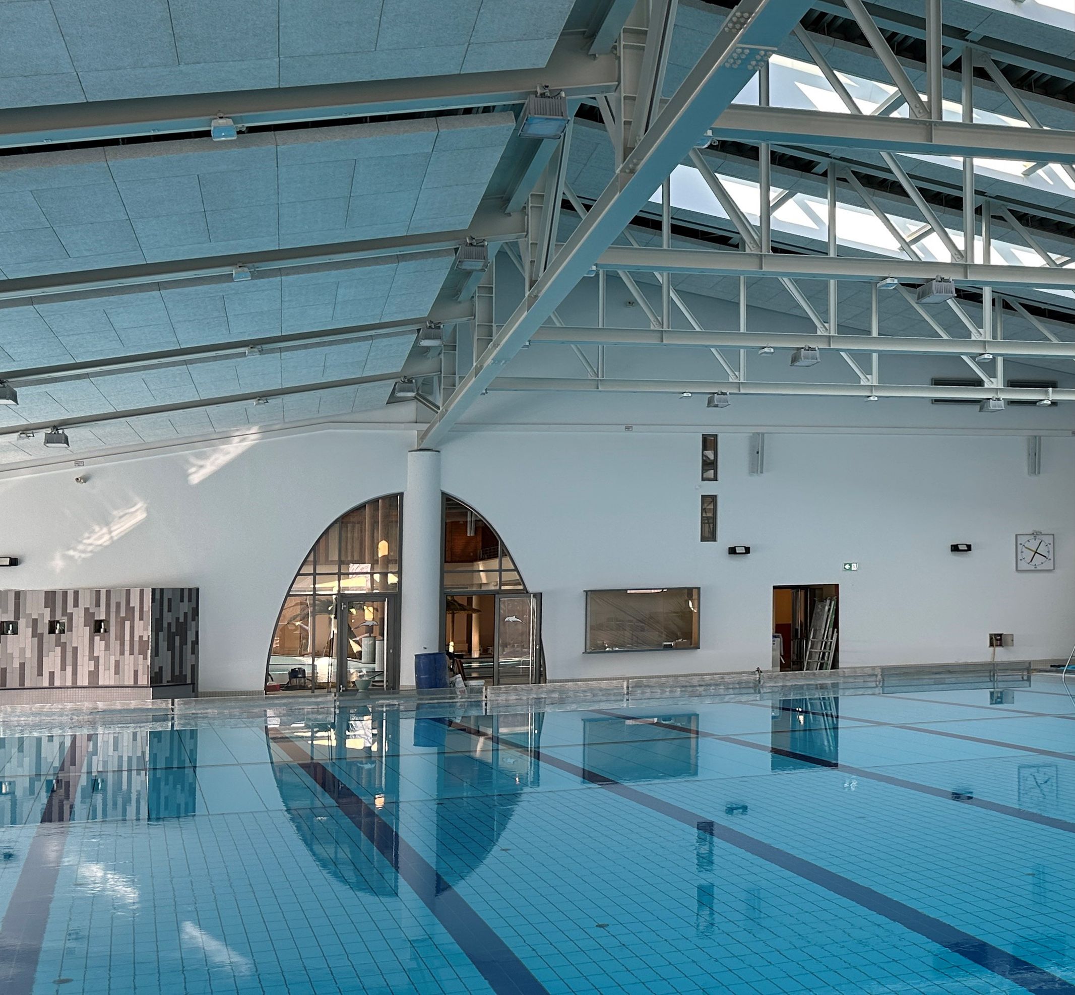 Foto: gefülltes Schwimmbecken