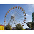 Foto: Riesenrad und Hubschrauber