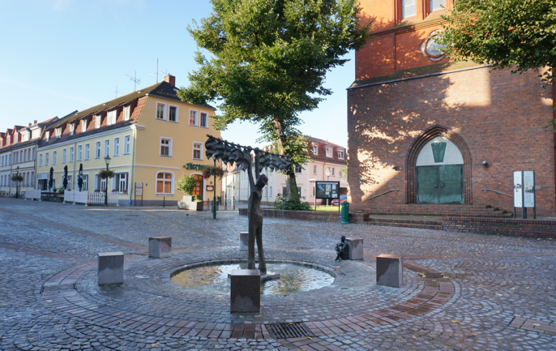 Foto: Vierradener Platz am Morgen