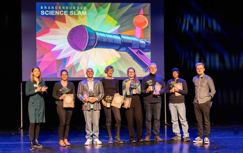 Gruppenfoto auf der Bühne