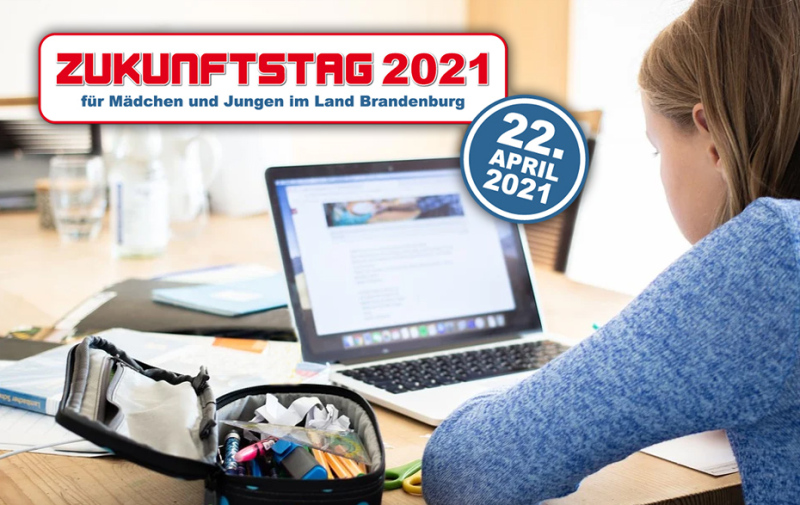 Foto: Mädchen am Laptop und Logo Zukunftstag 2021