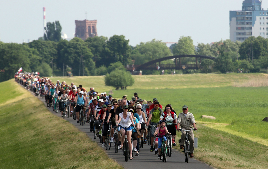 Foto: Radfahrer auf dem Deich