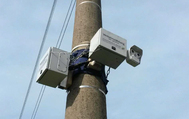 Foto: Kamera am Lichtmast